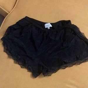 3/$15 Aritzia Wilfred Black Silk Shorts XS